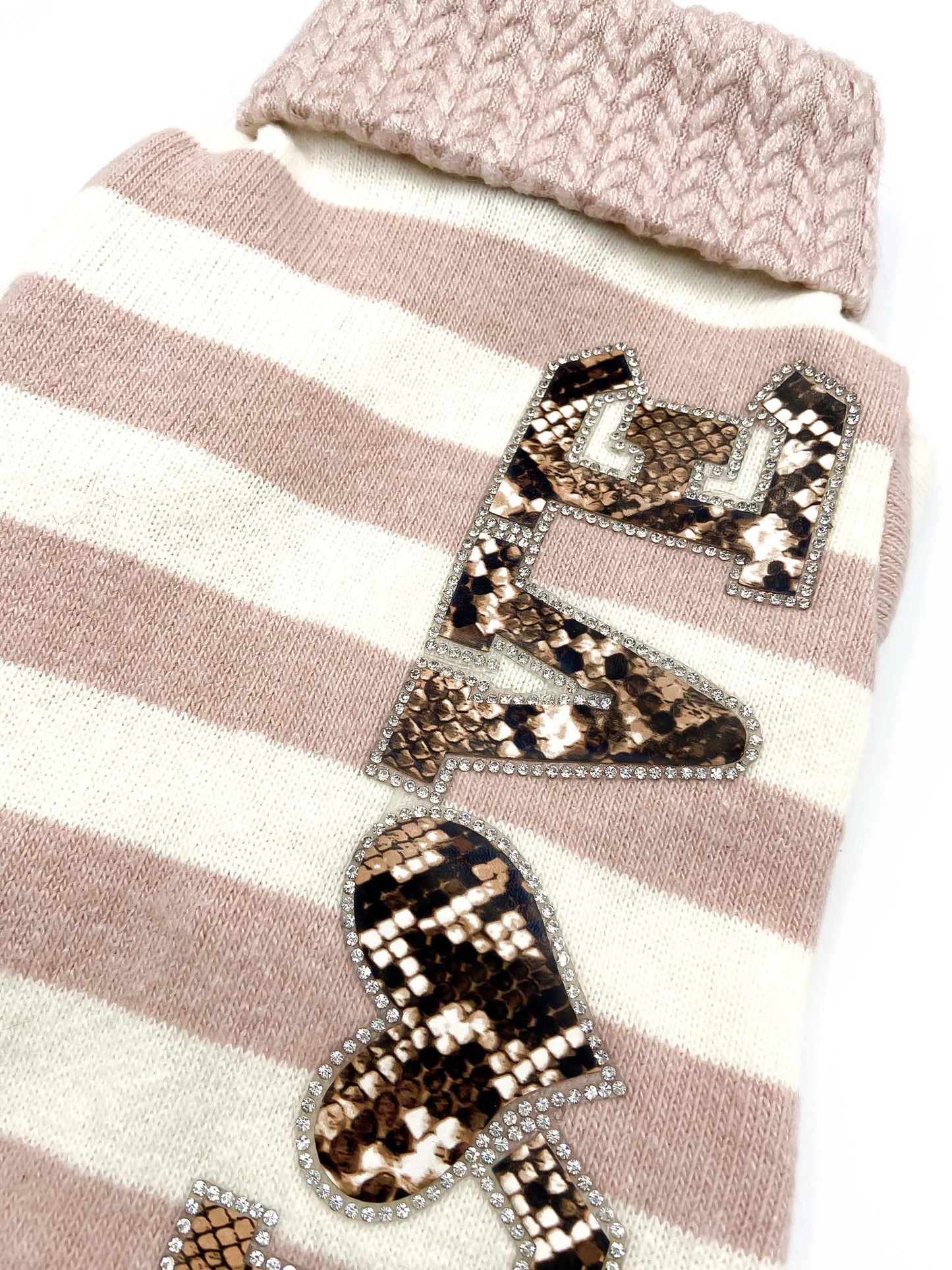 Maglioncino Merope in caldo cotone a righe, con collo alto a trecce e applicazione animalier con strass