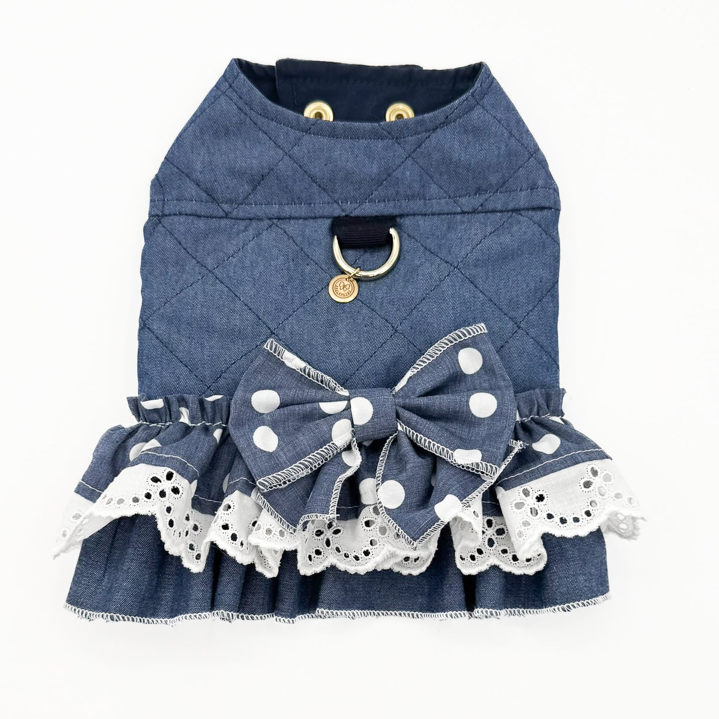 Pettorina ad abito in denim trapuntato con due ruche sovrapposte a pois, sangallo e chambray tinta unita sul fondo