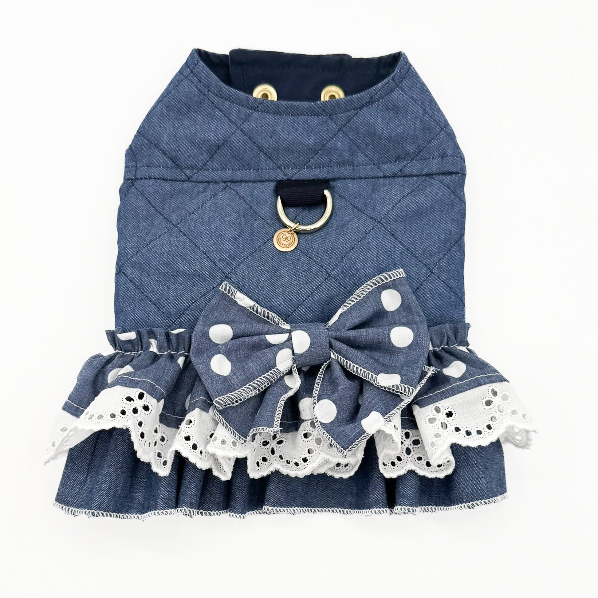 Pettorina ad abito in denim trapuntato con due ruche sovrapposte a pois, sangallo e chambray tinta unita sul fondo