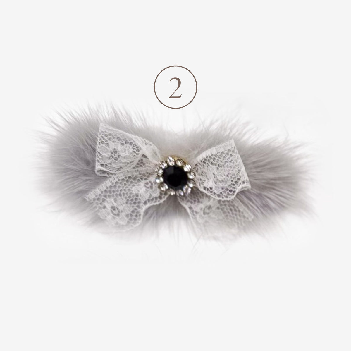 Barretta Fluffy 2, pelliccetta grigia con fiocchetto in pizzo bianco e cristallo nero