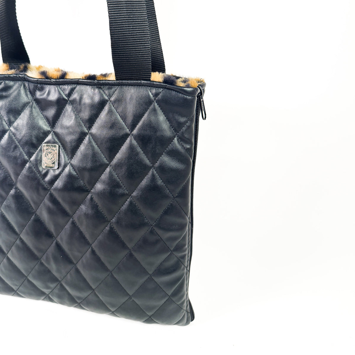 Borsa Lounge Bag in ecopelle nera trapuntata con tasca laterale