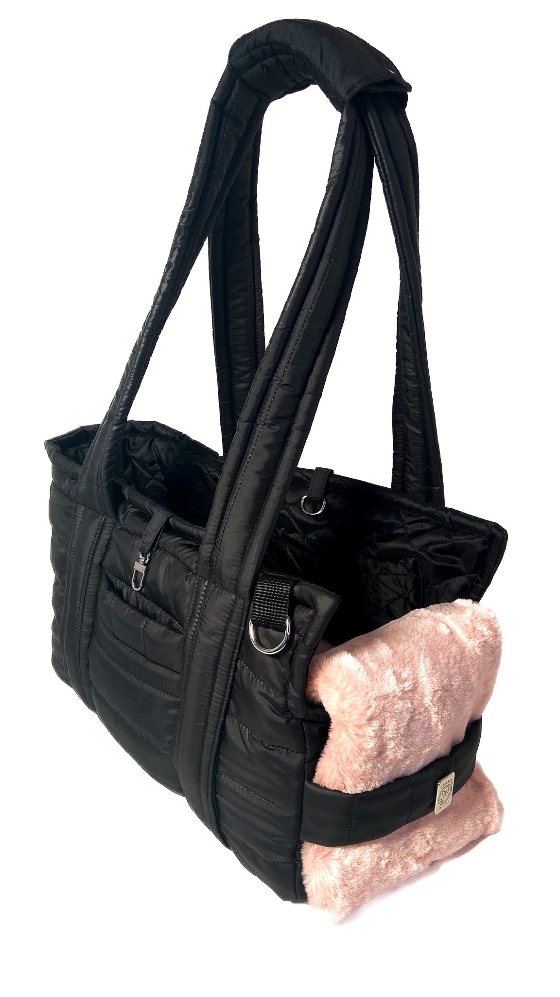 Borsa Puff Bag nera con il cuscino in pelouche rosa sul fianco