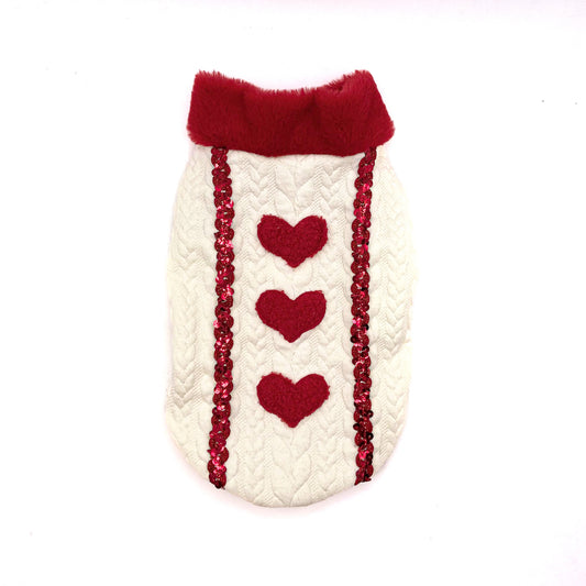Felpa Regina per cani piccoli, bianco panna effetto maglia a trecce con collo in peluche rosso, tre cuori in spugna e bande di paillettes sul dorso