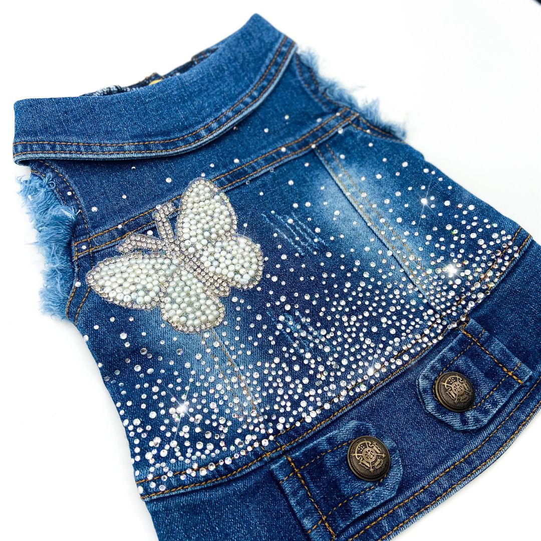 Dettaglio della farfalla in perle e strass e dei cristalli sul BauJeans Butterfly
