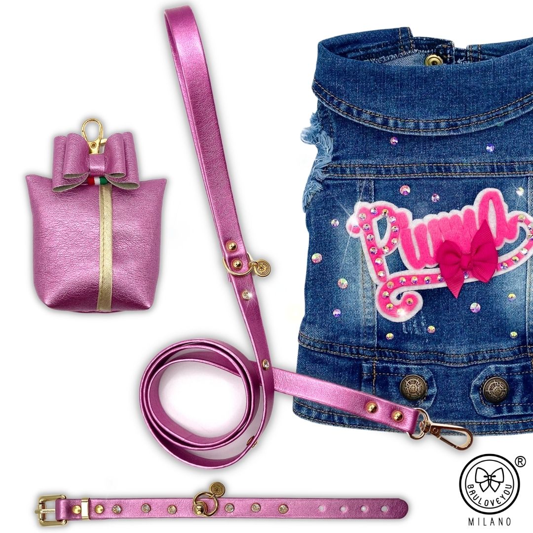 BauJeans Only You con il nome in rosa e fiocco, con guinzaglio, collare e portasacchetti rosa metallizzato