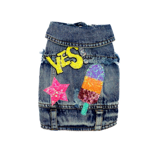 BauJeans Yes, gilet in denim per cani piccoli con patch in paillettes colorate e scritta YES