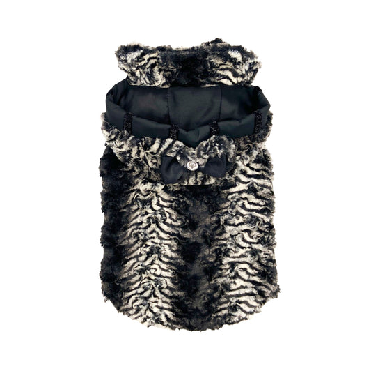 Cappottino Volpetta in eco pelliccia rasata bianca e nera con cappuccio e fiocco